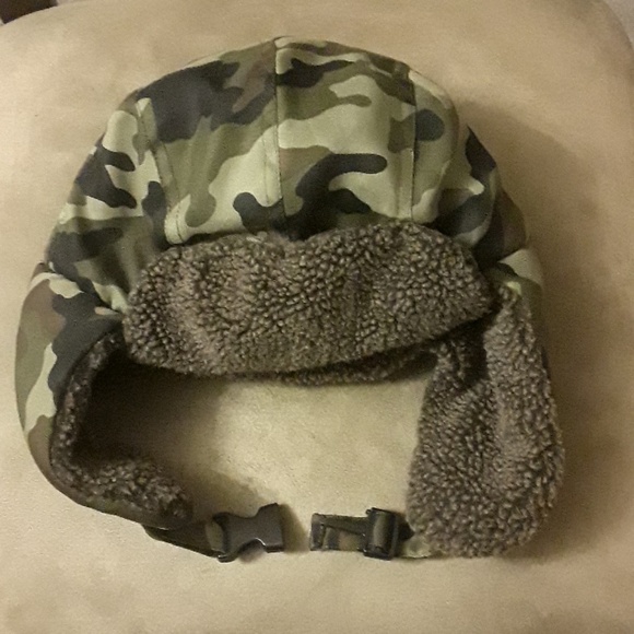 Hat - Picture 2 of 3